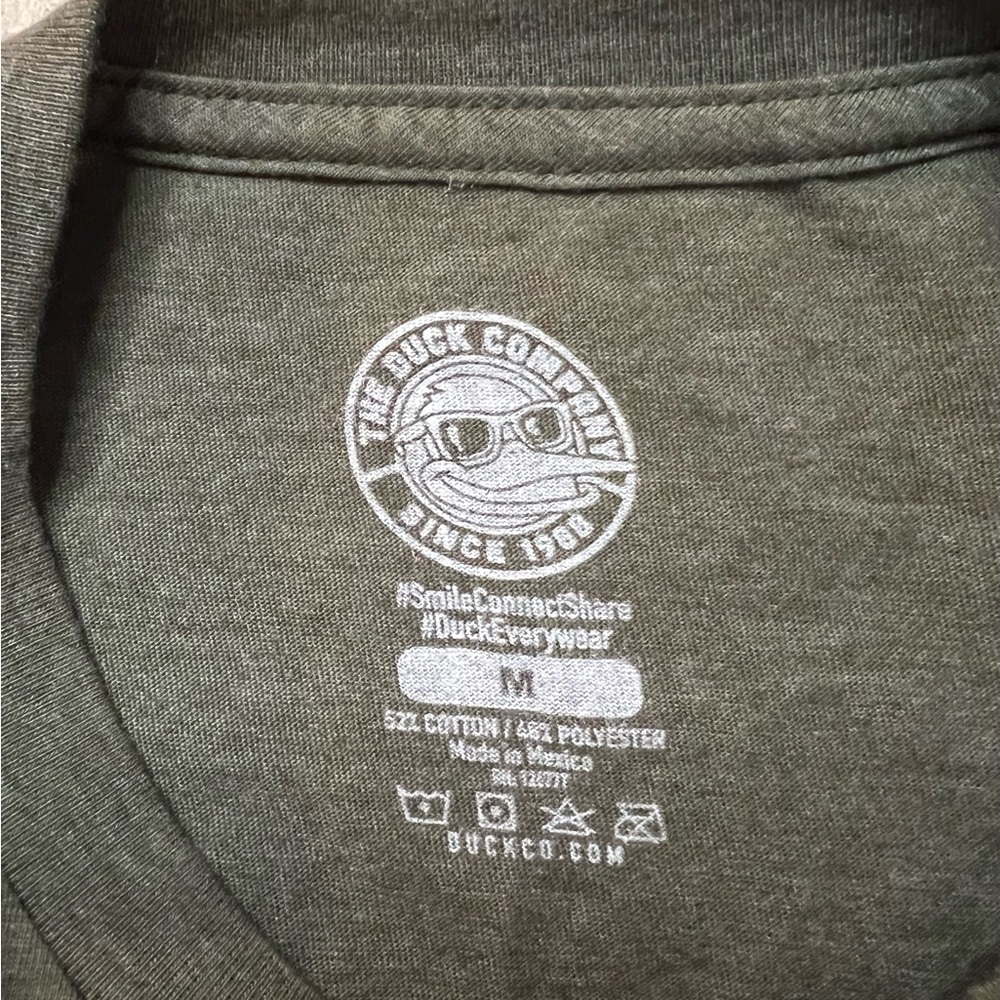 The Duck Co. Funny Graphic Ft. Myers Beach, Fl Gator Shirt Size Medium - Picture 4 of 4